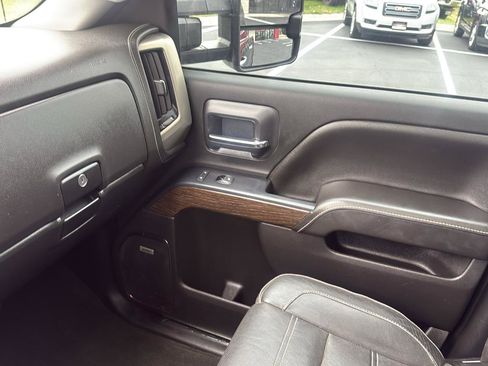 Used 2018 GMC Sierra 3500 Denali w/ Duramax Plus Package AWD/4WD image 21