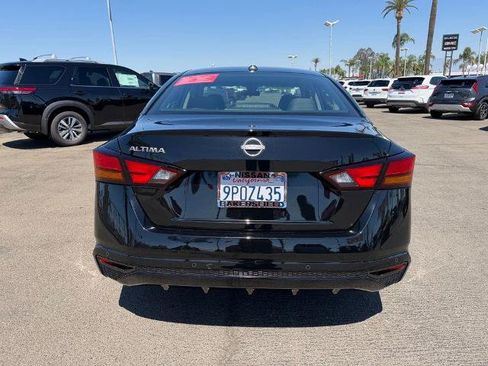 Certified 2025 Nissan Altima 2.5 SV FWD image 5