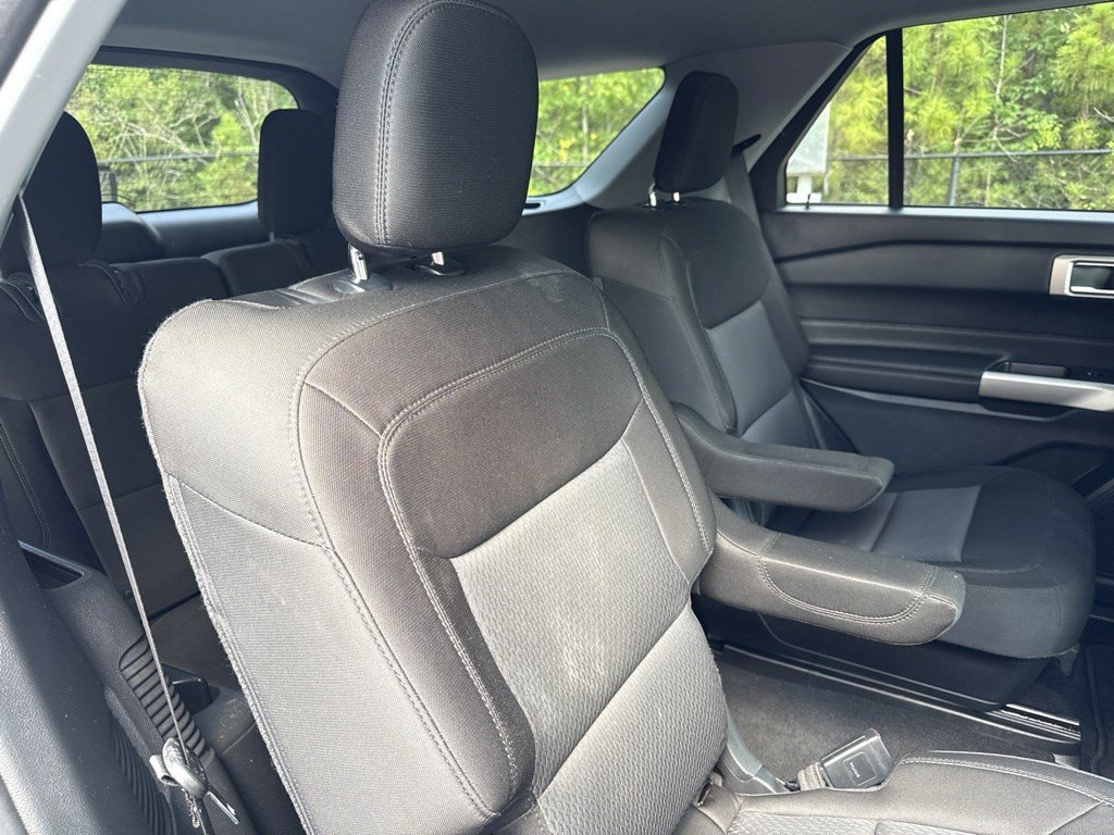 Used 2023 Ford Explorer XLT AWD/4WD image 33