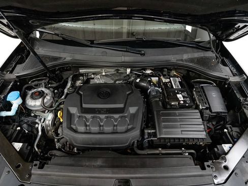 Used 2022 Volkswagen Tiguan S image 3