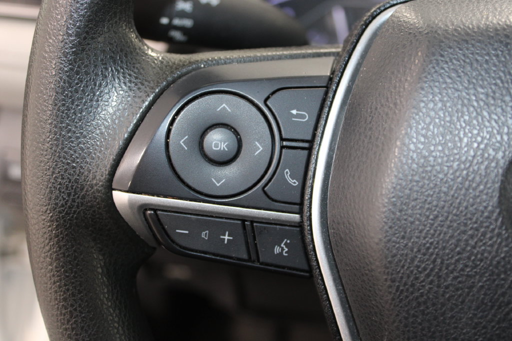 Used 2022 Toyota Camry LE FWD image 19