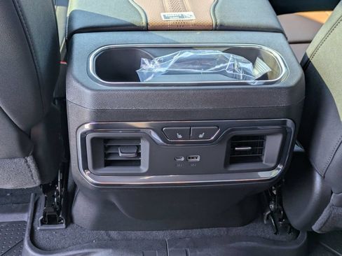 New 2026 Chevrolet Silverado 1500 High Country AWD/4WD image 32