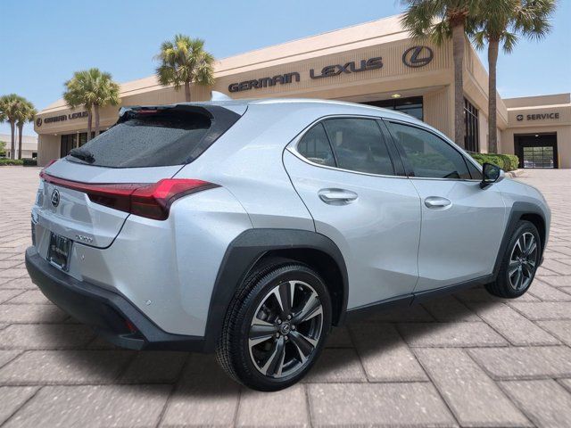 Used 2019 Lexus UX 200 w/ Accessory Package 2 FWD image 4