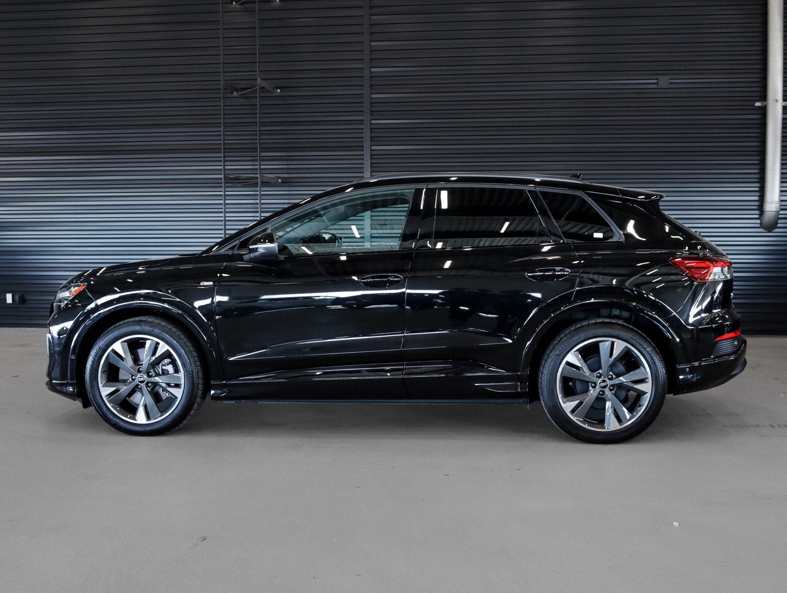 Certified 2024 Audi Q4 e-tron Premium Plus w/ Premium Plus AWD/4WD image 14