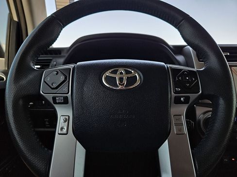 Used 2022 Toyota 4Runner Limited AWD/4WD image 30