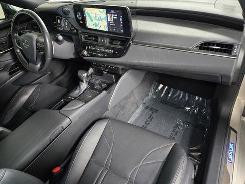 Certified 2022 Lexus ES 300h w/ Luxury Package image 25