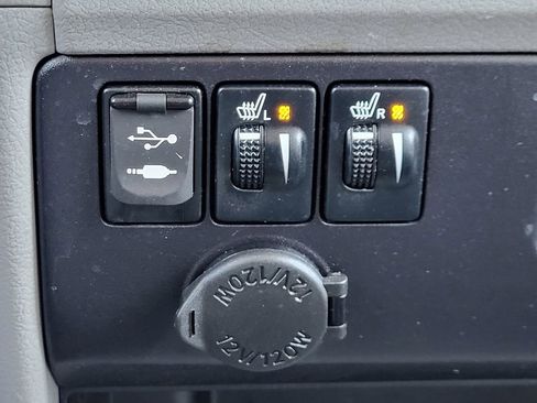 Used 2017 Toyota Sienna XLE w/ XLE Navigation Package AWD/4WD image 23