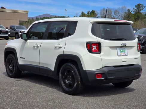 Used 2019 Jeep Renegade Sport FWD image 16