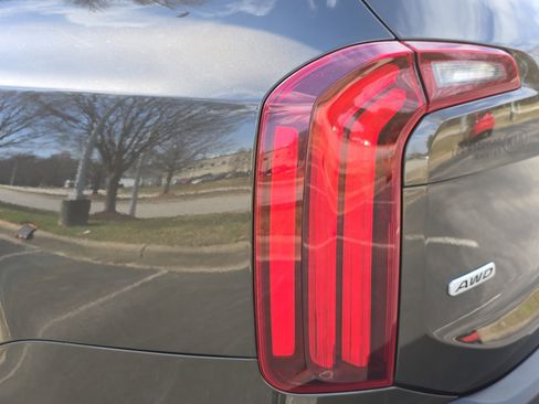 Used 2020 Kia Telluride SX image 37