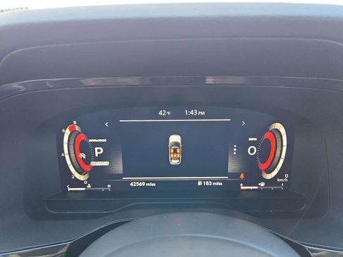 Used 2022 Nissan Pathfinder Platinum w/ Cargo Package image 32