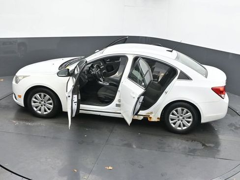 Used 2011 Chevrolet Cruze LT image 57