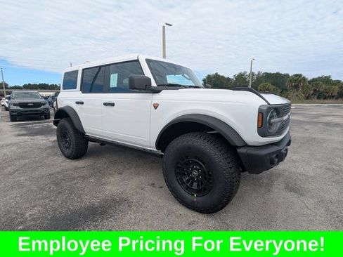 New 2026 Ford Bronco Badlands AWD/4WD image 3