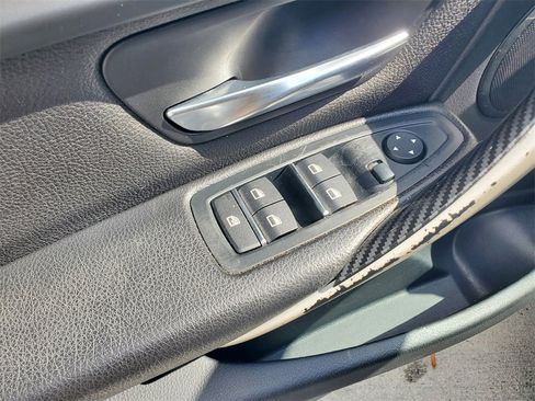 Used 2018 BMW 320i Sedan image 19