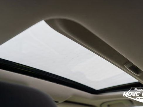 Used 2024 Nissan Altima 2.5 SV w/ SV Premium Package image 12