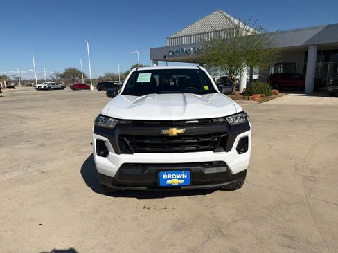 Used 2024 Chevrolet Colorado LT w/ LT Convenience Package II image 2
