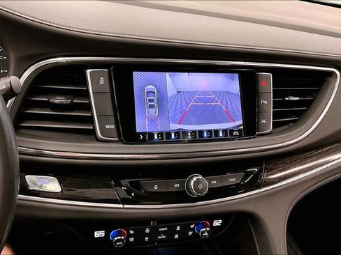 Used 2021 Buick Enclave Avenir w/ Avenir Technology Package FWD image 29