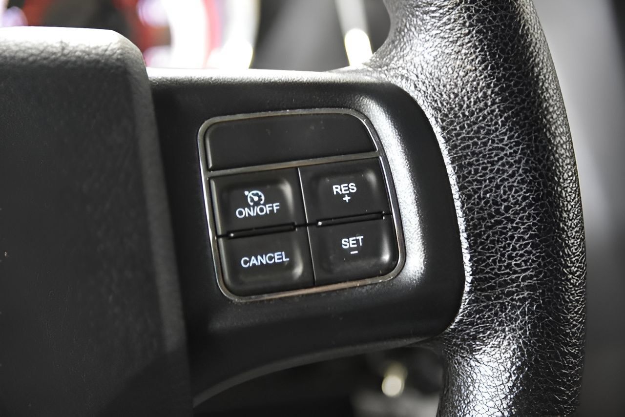 Used 2018 Dodge Grand Caravan SE w/ UConnect Hands-Free Group FWD image 26