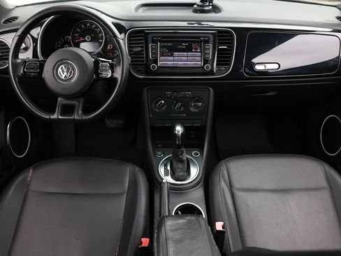 Used 2012 Volkswagen Beetle 2.5 image 2