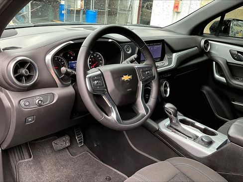 Used 2020 Chevrolet Blazer LT image 17