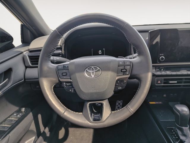 Used 2025 Toyota Camry SE w/ Convenience Package FWD image 12