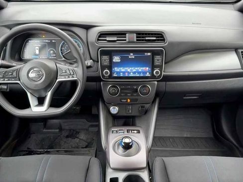 Certified 2022 Nissan Leaf S image 11