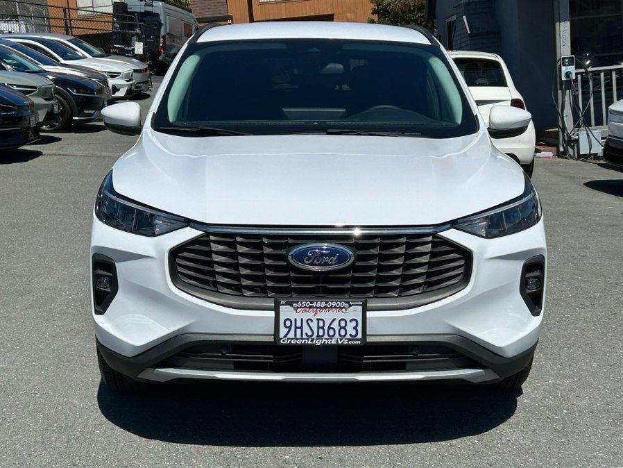 Used 2023 Ford Escape SE FWD image 2