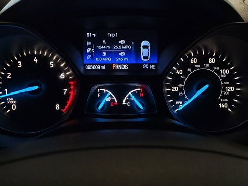 Used 2019 Ford Escape SE image 23