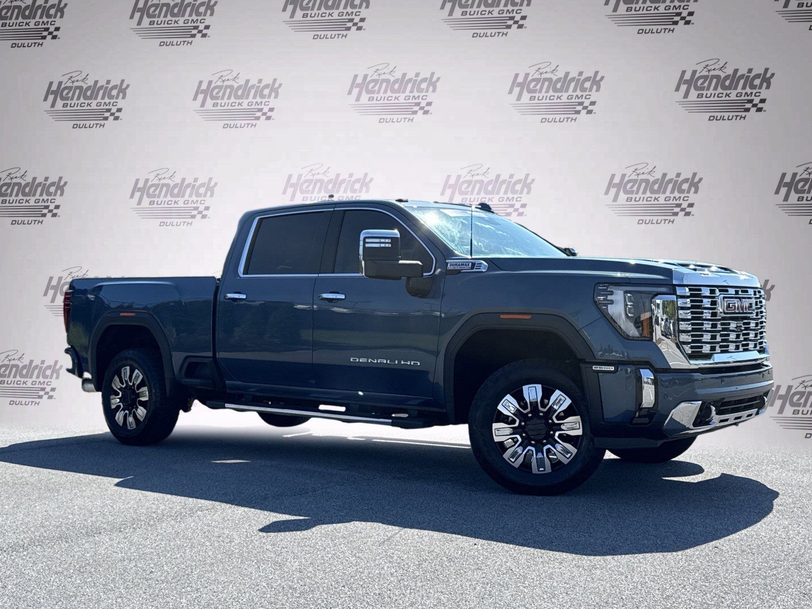 Used 2025 GMC Sierra 2500 Denali w/ Denali Reserve Package AWD/4WD image 2