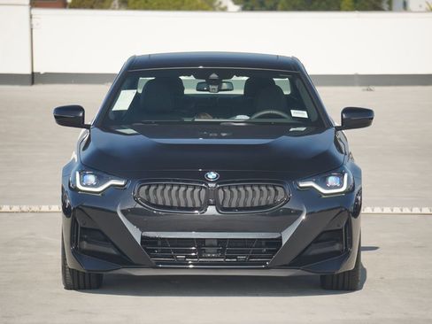 Used 2025 BMW 230i Coupe w/ M Sport Package RWD image 2
