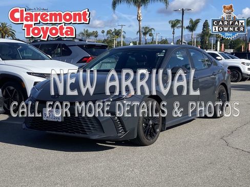 Used 2026 Toyota Camry SE FWD image 1