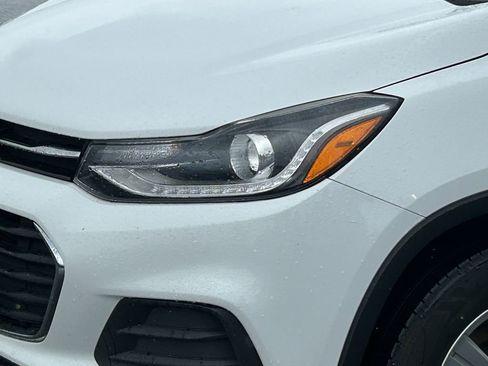 Used 2017 Chevrolet Trax LT w/ LT Convenience Package AWD/4WD image 12