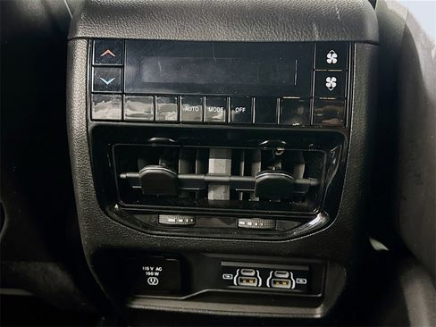 Used 2021 Jeep Grand Cherokee L Laredo image 24