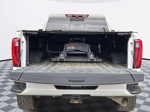 Used 2024 GMC Sierra 3500 Denali Ultimate AWD/4WD image 24
