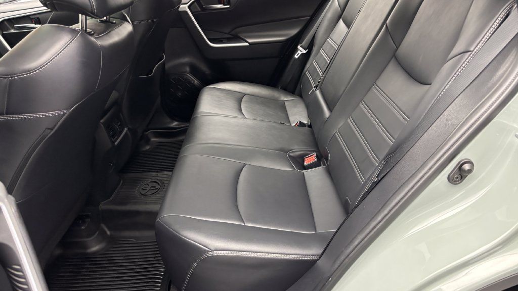 Used 2021 Toyota RAV4 XLE Premium AWD/4WD image 32