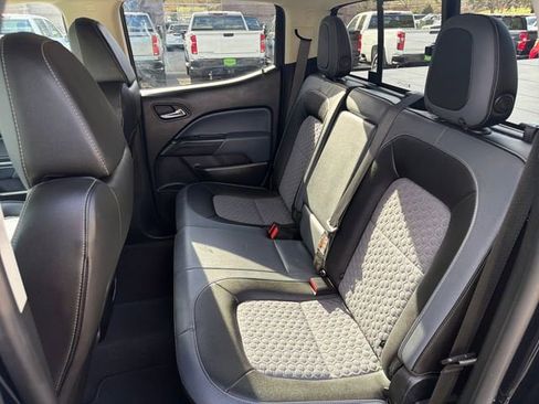 Used 2019 Chevrolet Colorado Z71 AWD/4WD image 13