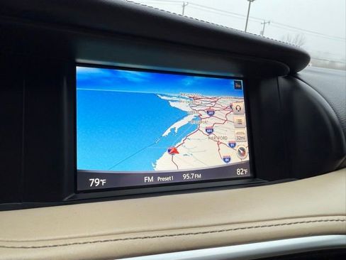 Used 2017 INFINITI QX30 Premium w/ Navigation Package image 30