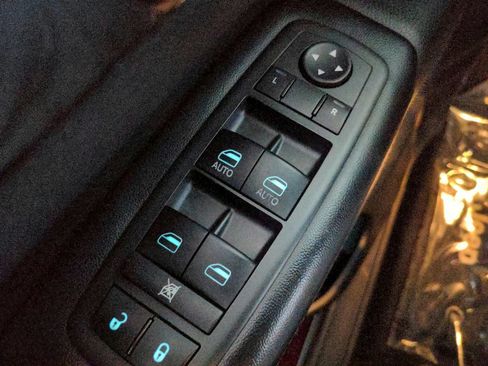 Used 2013 Jeep Grand Cherokee Laredo w/ Laredo E Group AWD/4WD image 22