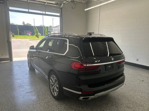 Used 2022 BMW X7 xDrive40i w/ Premium Package AWD/4WD image 2