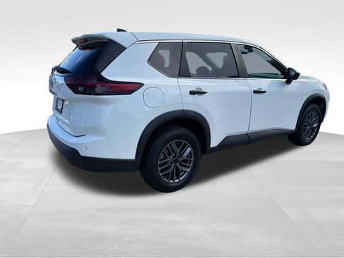 Used 2024 Nissan Rogue S FWD image 7