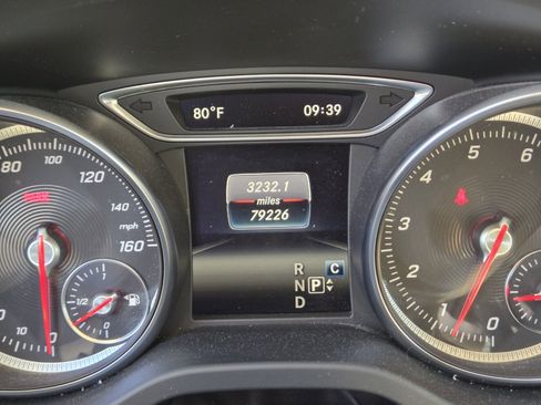 Used 2018 Mercedes-Benz GLA 250 4MATIC w/ Premium Package image 17
