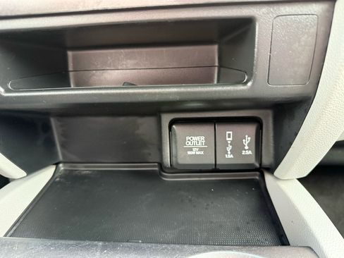 Used 2017 Honda Pilot EX image 29