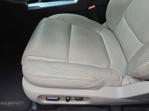 Used 2015 Ford Explorer XLT w/ Equipment Group 202B image 15