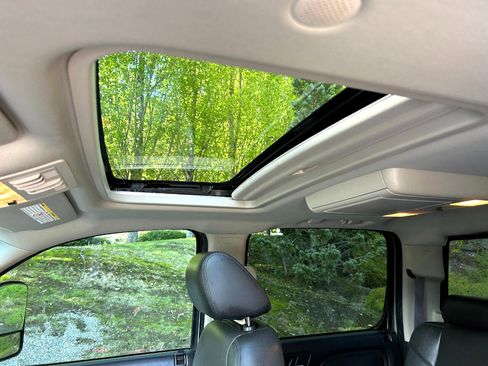 Used 2013 GMC Sierra 2500 Denali w/ Suspension Package, Off-Road image 10