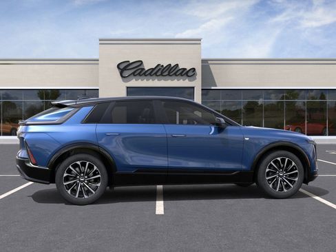 New 2025 Cadillac Lyriq Sport image 34