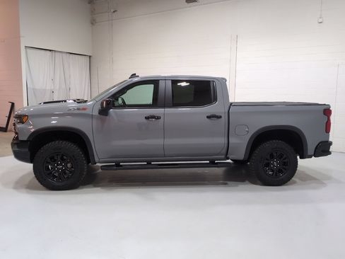 Used 2024 Chevrolet Silverado 1500 ZR2 w/ Technology Package AWD/4WD image 7