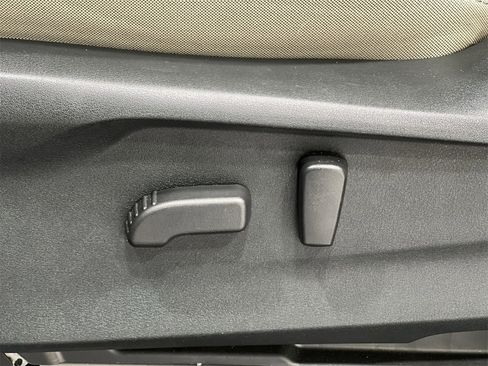 Used 2022 Subaru Ascent Premium w/ Convenience Package image 12