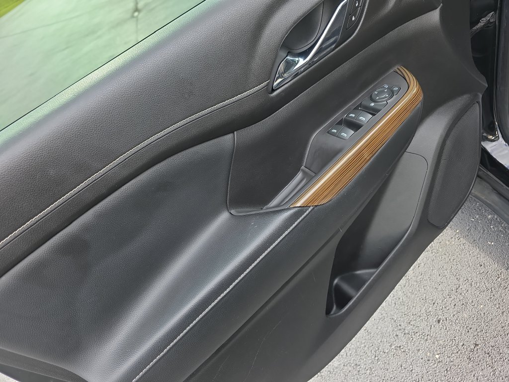 Used 2020 GMC Acadia SLE FWD image 11
