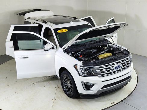 Used 2021 Ford Expedition Limited image 24