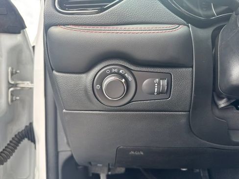 Used 2024 Dodge Durango GT AWD/4WD image 17