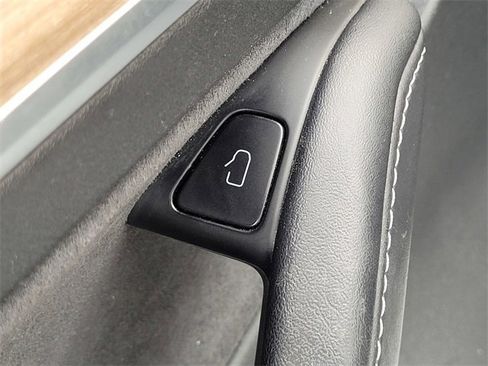 Used 2022 Tesla Model 3 Long Range image 16